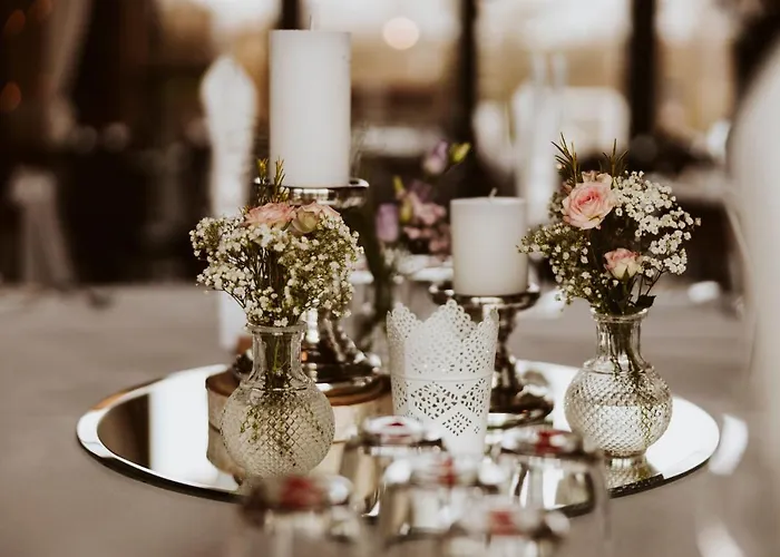 Einhaus 招待所 3*